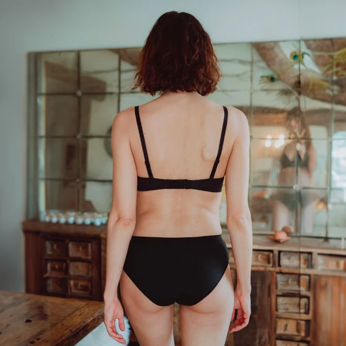 Culotte menstruelle flux moyen Parfaite Elia Lingerie vue de dos