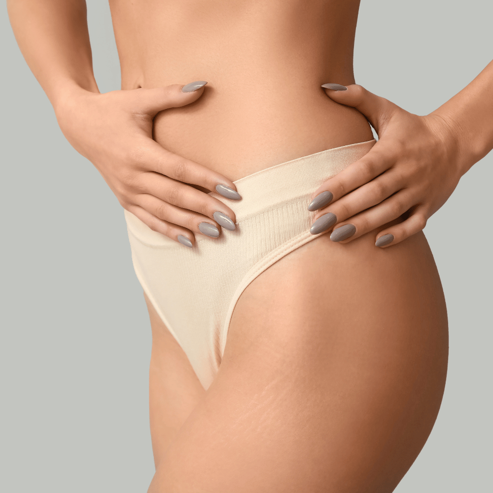 june femme portant sa Culotte Menstruelle Roxane sans coutures Mademoiselle Culotte
